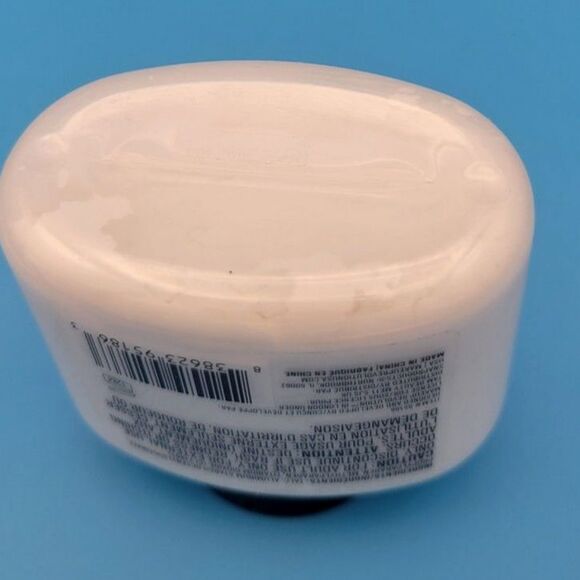 Revolution Luxury Baking Powder Loose Setting Powder Translucent - Ghost - NEW - Picture 3 of 3